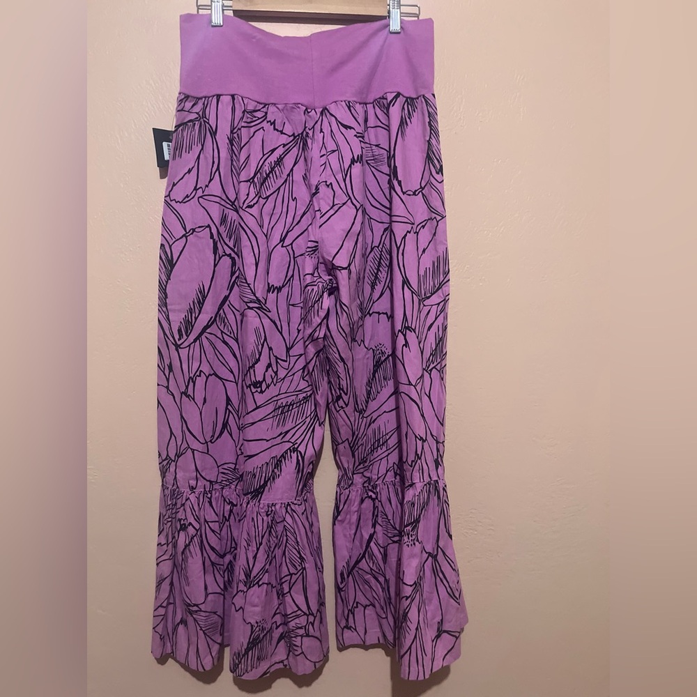 Bryn Walker Linen Wide
Leg Ruffle Pants. 100% cotton.